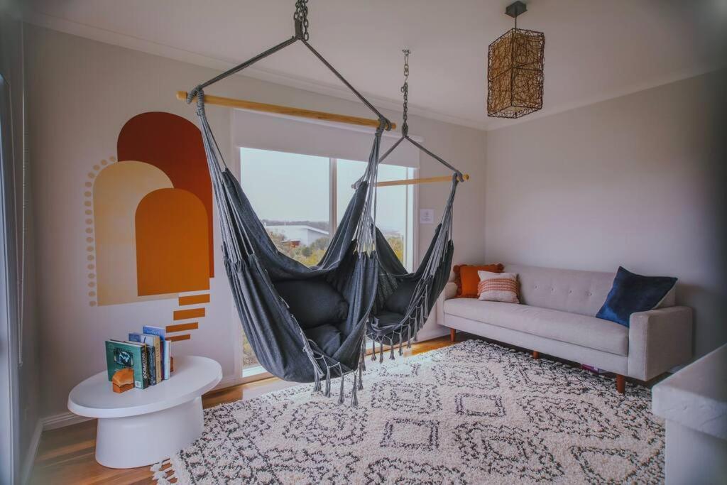 The Hangout King Beds Hammock Chairs With A View Port Campbell Exterior foto